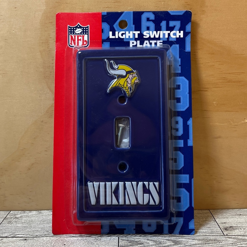 NWT NFL Minnesota Vikings Ceramic Switch Plate Cover